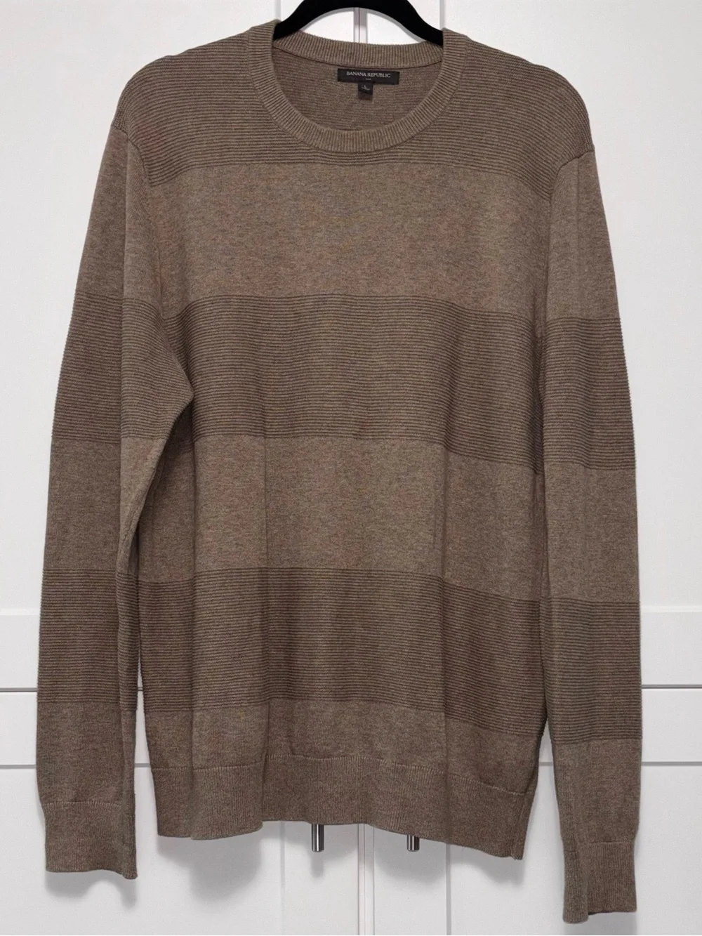Banana Republic 100% Cotton Men’s Taupe Striped Crewneck Sweater GUC